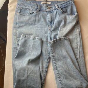 Levi’s Women’s Classic Crop Jeans Size 6 W28 Light Wash